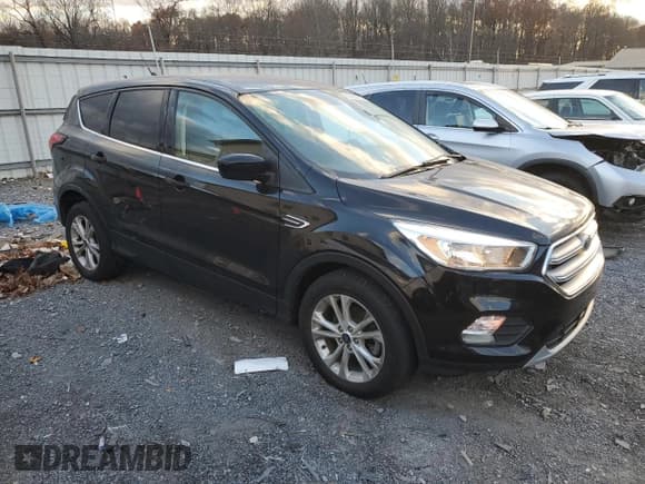 ✅ 2019 Ford Escape SE • VIN: 1FMCU0GD8KUA50713 • Lot: 92065555. Wystawiony na Copart z przebiegiem 143 878 mil. Bezpłatny archiwum sprzedaży aukcyjnych z USA i szczegółowy raport historii pojazdu na DreamBid. Zdjęcie 4.