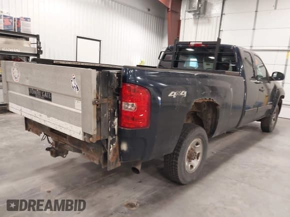 ✅ 2008 Chevrolet Silverado 2500HD Work Truck • VIN: 1GCHK29K58E189109 • Lot: 43594576. Wystawiony na IAAI z przebiegiem 131 646 mil. Bezpłatny archiwum sprzedaży aukcyjnych z USA i szczegółowy raport historii pojazdu na DreamBid. Zdjęcie 4.