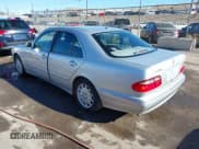 ✅ 2001 Mercedes-Benz E 320 • VIN: WDBJF65J11B346988 • Лот: 43883696. Опубликован ранее на IAAI с пробегом 205 211 миль. Бесплатный доступ к архиву аукционных продаж из США и подробный отчёт об истории автомобиля на DreamBid. Изображение 3.
