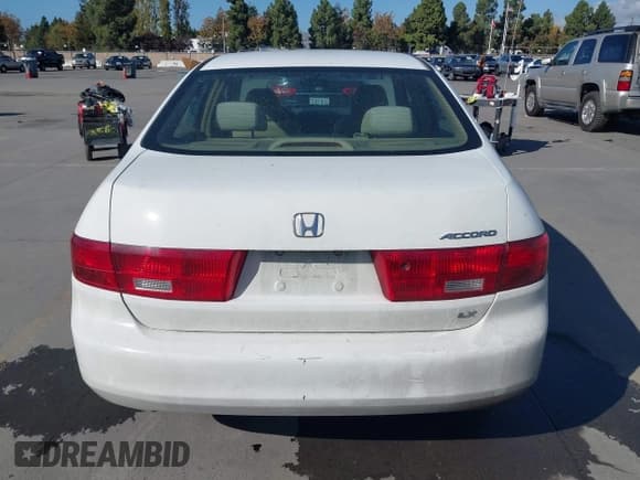 ✅ 2005 Honda Accord LX • VIN: 1HGCM56415A191469 • Lot: 43646085. Wystawiony na IAAI z przebiegiem 229 567 mil. Bezpłatny archiwum sprzedaży aukcyjnych z USA i szczegółowy raport historii pojazdu na DreamBid. Zdjęcie 16.