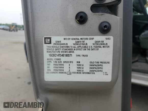 2004 Chevrolet Silverado 1500 LS z VIN 1GCEC14T54E186571, wystawiony jako Copart lot #60991645 z przebiegiem 308 569 mil mil oraz Szkoda całkowita • Salvage title. Historia ofert i sprzedaży dostępna na DreamBid. Obrazek 13.