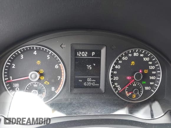 ✅ 2010 Volkswagen Jetta Wolfsburg Edition • VIN: 3VWRA7AJ3AM101582 • Лот: 43014478. Опубликован ранее на IAAI с пробегом 163 940 миль. Бесплатный доступ к архиву аукционных продаж из США и подробный отчёт об истории автомобиля на DreamBid. Изображение 7.