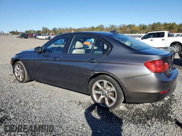 ✅ 2015 BMW 3 Series 328i xDrive • VIN: WBA3B5G50FNS19331 • Lot: 85762075. Listed on Copart with 124,215 mi. Free auction sales archive from the USA and detailed vehicle history report at DreamBid. Image 2.