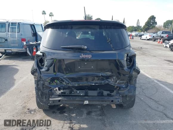 ✅ 2016 Jeep Renegade Latitude • VIN: ZACCJABT8GPD62251 • Lot: 41472431. Listed on IAAI with 117,947 mi. Free auction sales archive from the USA and detailed vehicle history report at DreamBid. Image 16.