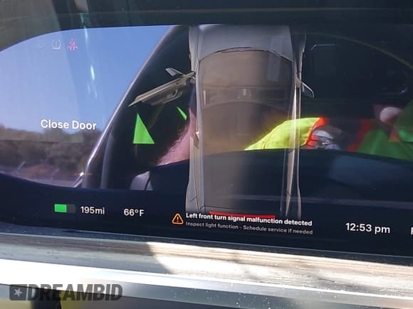 ✅ 2022 Tesla Model S • VIN: 5YJSA1E59NF477454 • Lot: 43486190. Wystawiony na IAAI z przebiegiem 22 594 mil. Bezpłatny archiwum sprzedaży aukcyjnych z USA i szczegółowy raport historii pojazdu na DreamBid. Zdjęcie 7.