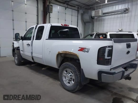 ✅ 2010 Chevrolet Silverado 2500HD LT • VIN: 1GC5KXBG0AZ239984 • Лот: 41689960. Опубликован ранее на IAAI с пробегом 190 724 миль. Бесплатный доступ к архиву аукционных продаж из США и подробный отчёт об истории автомобиля на DreamBid. Изображение 3.