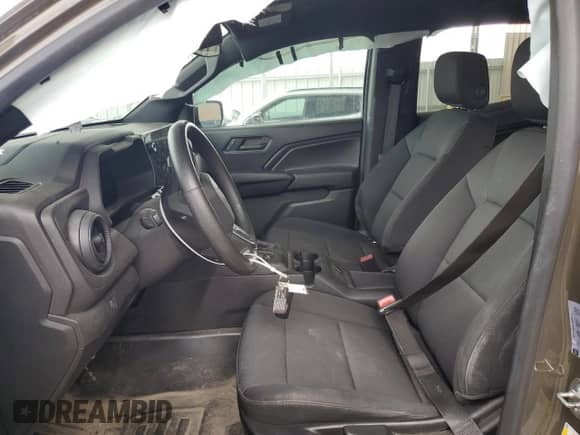 2023 Chevrolet Colorado 2WD Work Truck z VIN 1GCGSBEC4P1175458, wystawiony jako Copart lot #70805835 z przebiegiem 193 mil mil oraz Czysty tytuł • Clean title. Historia ofert i sprzedaży dostępna na DreamBid. Obrazek 7.