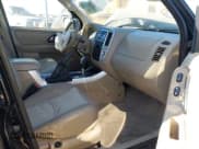 ✅ 2005 Mercury Mariner Luxury • VIN: 4M2CU56115DJ22746 • Lot: 43838719. Wystawiony na IAAI z przebiegiem Nie podano. Bezpłatny archiwum sprzedaży aukcyjnych z USA i szczegółowy raport historii pojazdu na DreamBid. Zdjęcie 5.