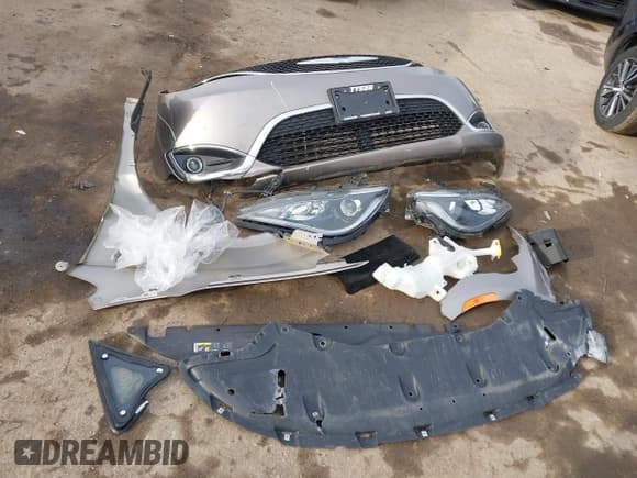 ✅ 2017 Chrysler Pacifica Touring L • VIN: 2C4RC1BG1HR817235 • Lot: 41463700. Wystawiony na IAAI z przebiegiem 61 294 mil. Bezpłatny archiwum sprzedaży aukcyjnych z USA i szczegółowy raport historii pojazdu na DreamBid. Zdjęcie 12.