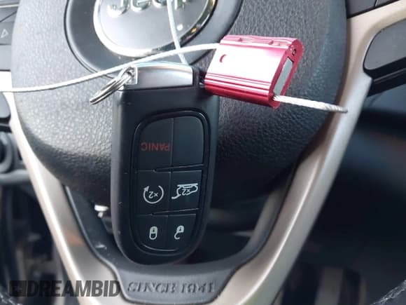 ✅ 2014 Jeep Cherokee Limited • VIN: 1C4PJMDSXEW300700 • Лот: 43648307. Опубликован ранее на IAAI с пробегом 125 257 миль. Бесплатный доступ к архиву аукционных продаж из США и подробный отчёт об истории автомобиля на DreamBid. Изображение 17.