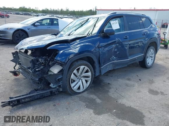 ✅ 2021 Volkswagen Atlas SEL • VIN: 1V2ER2CA0MC506328 • Lot: 42073240. Wystawiony na IAAI z przebiegiem Nie podano. Bezpłatny archiwum sprzedaży aukcyjnych z USA i szczegółowy raport historii pojazdu na DreamBid. Zdjęcie 2.