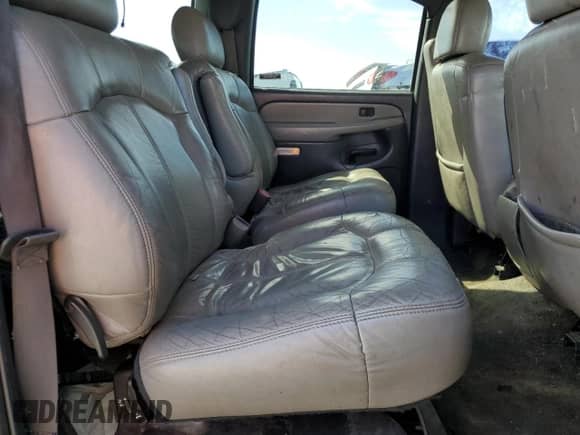 2001 Chevrolet Suburban LT with VIN 3GNGK26U81G216195, listed as a Copart auction lot 69210905 with 260,017 mi miles and Salvage title. Bid and sale history available at DreamBid. Image 11.