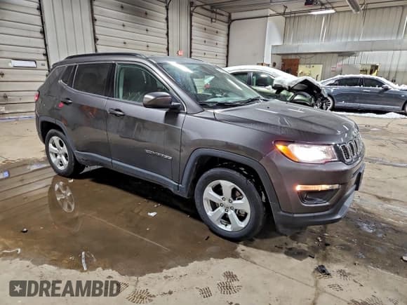 ✅ 2021 Jeep Compass Altitude • VIN: 3C4NJCBB4MT505759 • Lot: 95565565. Listed on Copart with 28,196 mi. Free auction sales archive from the USA and detailed vehicle history report at DreamBid. Image 4.