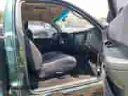 2001 Dodge Dakota Sport z VIN 1B7GG26N11S149189, wystawiony jako IAAI lot #42435137 z przebiegiem 152 363 mil mil oraz . Historia ofert i sprzedaży dostępna na DreamBid. Obrazek 5.