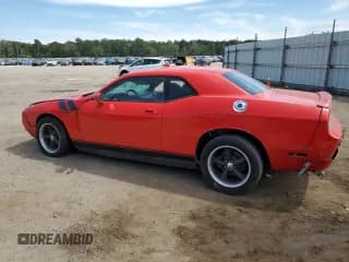 ✅ 2010 Dodge Challenger R/T • VIN: 2B3CJ5DT5AH313393 • Lot: 69878664. Wystawiony na Copart z przebiegiem 90 412 mil. Bezpłatny archiwum sprzedaży aukcyjnych z USA i szczegółowy raport historii pojazdu na DreamBid. Zdjęcie 2.