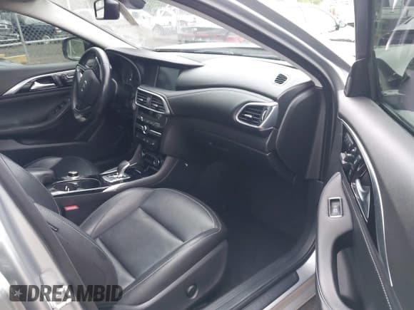 ✅ 2018 Infiniti QX30 Luxury • VIN: SJKCH5CR4JA051569 • Lot: 43011490. Listed on IAAI with 76,149 mi. Free auction sales archive from the USA and detailed vehicle history report at DreamBid. Image 5.