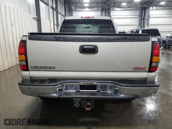 ✅ 2004 GMC Sierra 1500 SLE • VIN: 1GTEK14TX4Z170345 • Лот: 48973375. Опубликован ранее на Copart с пробегом 62 180 миль. Бесплатный доступ к архиву аукционных продаж из США и подробный отчёт об истории автомобиля на DreamBid. Изображение 6.