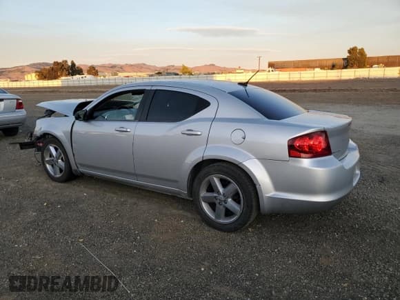 ✅ 2011 Dodge Avenger Lux • VIN: 1B3BD2FG6BN591567 • Лот: 79703394. Опубликован ранее на Copart с пробегом 161 584 миль. Бесплатный доступ к архиву аукционных продаж из США и подробный отчёт об истории автомобиля на DreamBid. Изображение 2.