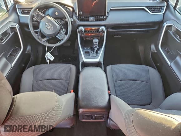 ✅ 2023 Toyota RAV4 LE • VIN: 2T3H1RFV8PW247747 • Лот: 95985525. Опубликован ранее на Copart с пробегом 24 757 миль. Бесплатный доступ к архиву аукционных продаж из США и подробный отчёт об истории автомобиля на DreamBid. Изображение 8.