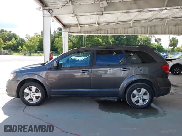 ✅ 2017 Dodge Journey SXT • VIN: 3C4PDDBG6HT525261 • Lot: 42989064. Wystawiony na IAAI z przebiegiem 99 904 mil. Bezpłatny archiwum sprzedaży aukcyjnych z USA i szczegółowy raport historii pojazdu na DreamBid. Zdjęcie 15.