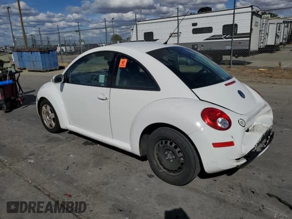 ✅ 2010 Volkswagen Beetle • VIN: 3VWPG3AG8AM020872 • Lot: 80219815. Wystawiony na Copart z przebiegiem 161 659 mil. Bezpłatny archiwum sprzedaży aukcyjnych z USA i szczegółowy raport historii pojazdu na DreamBid. Zdjęcie 2.