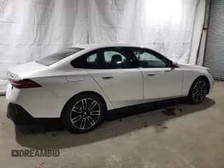 ✅ 2024 BMW 5 Series 530i xDrive • VIN: WBA53FJ06RCS73662 • Lot: 81284644. Listed on Copart with 10,273 mi. Free auction sales archive from the USA and detailed vehicle history report at DreamBid. Image 3.