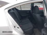 ✅ 2015 Nissan Versa SV • VIN: 3N1CN7AP5FL807020 • Лот: 43746101. Опубликован ранее на IAAI с пробегом 110 335 миль. Бесплатный доступ к архиву аукционных продаж из США и подробный отчёт об истории автомобиля на DreamBid. Изображение 8.