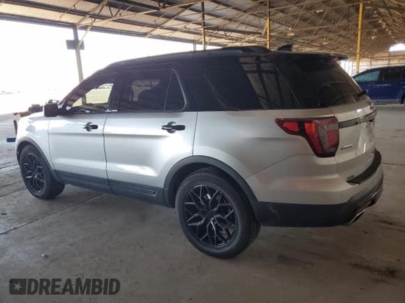 ✅ 2017 Ford Explorer Sport • VIN: 1FM5K8GT6HGD64453 • Lot: 57510005. Wystawiony na Copart z przebiegiem 110 509 mil. Bezpłatny archiwum sprzedaży aukcyjnych z USA i szczegółowy raport historii pojazdu na DreamBid. Zdjęcie 2.