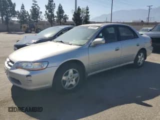 ✅ 1998 Honda Accord EX • VIN: 1HGCG1654WA036327 • Lot: 60319605. Listed on Copart with 279,762 mi. Free auction sales archive from the USA and detailed vehicle history report at DreamBid. Image 1.