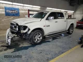 2017 Ram 1500 Limited z VIN 1C6RR7PT4HS688033, wystawiony jako Copart lot #57488135 z przebiegiem 160 764 mil mil oraz Szkoda całkowita • Salvage title. Historia ofert i sprzedaży dostępna na DreamBid. Obrazek 1.