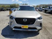 ✅ 2024 Mazda CX-90 Premium • VIN: JM3KKDHD6R1163185 • Лот: 63927445. Опубликован ранее на Copart с пробегом 23 899 миль. Бесплатный доступ к архиву аукционных продаж из США и подробный отчёт об истории автомобиля на DreamBid. Изображение 5.
