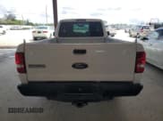 ✅ 2010 Ford Ranger XL • VIN: 1FTKR1AE2APA37705 • Lot: 62211175. Wystawiony na Copart z przebiegiem 198 211 mil. Bezpłatny archiwum sprzedaży aukcyjnych z USA i szczegółowy raport historii pojazdu na DreamBid. Zdjęcie 6.