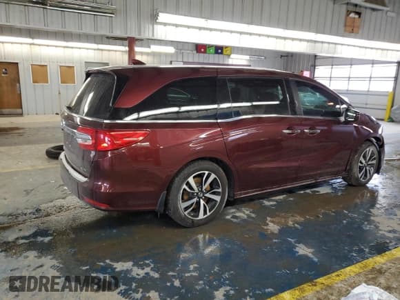 ✅ 2018 Honda Odyssey Elite • VIN: 5FNRL6H91JB021723 • Lot: 44399815. Listed on Copart with 111,610 mi. Free auction sales archive from the USA and detailed vehicle history report at DreamBid. Image 3.