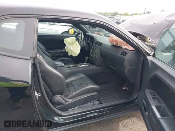 2013 Dodge Challenger R/T z VIN 2C3CDYBT7DH605131, wystawiony jako IAAI lot #43284430 z przebiegiem 55 656 mil mil oraz . Historia ofert i sprzedaży dostępna na DreamBid. Obrazek 5.