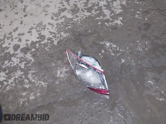 ✅ 2017 Ford Fiesta Titanium • VIN: 3FADP4CJ2HM123869 • Lot: 41571724. Wystawiony na IAAI z przebiegiem 103 452 mil. Bezpłatny archiwum sprzedaży aukcyjnych z USA i szczegółowy raport historii pojazdu na DreamBid. Zdjęcie 12.