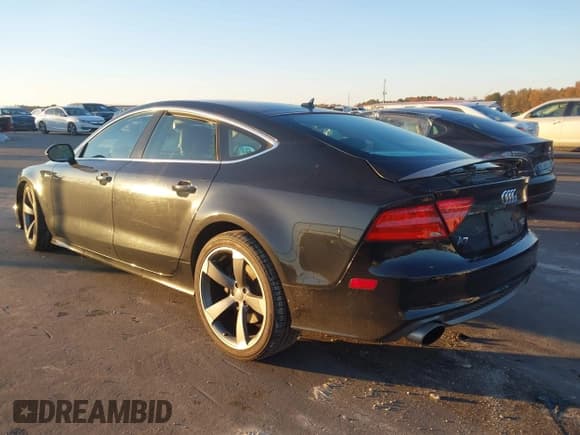 ✅ 2012 Audi A7 Prestige • VIN: WAUSGAFC8CN001381 • Lot: 43621268. Wystawiony na IAAI z przebiegiem 120 071 mil. Bezpłatny archiwum sprzedaży aukcyjnych z USA i szczegółowy raport historii pojazdu na DreamBid. Zdjęcie 3.