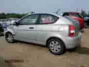 2008 Hyundai Accent GS z VIN KMHCM36C58U071165, wystawiony jako Copart lot #64824024 z przebiegiem 207 550 mil mil oraz Nie do naprawy • Non repairable. Historia ofert i sprzedaży dostępna na DreamBid. Obrazek 2.