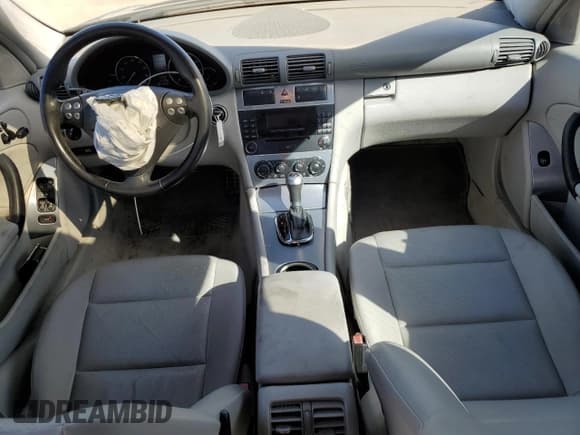 ✅ 2006 Mercedes-Benz C 230 Sport • VIN: WDBRF52H36E020081 • Lot: 82265745. Wystawiony na Copart z przebiegiem 180 467 mil. Bezpłatny archiwum sprzedaży aukcyjnych z USA i szczegółowy raport historii pojazdu na DreamBid. Zdjęcie 8.