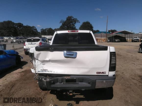 ✅ 2007 GMC Sierra 1500 SLE1 • VIN: 2GTEK13M871685903 • Lot: 43355977. Listed on IAAI with 390,839 mi. Free auction sales archive from the USA and detailed vehicle history report at DreamBid. Image 15.