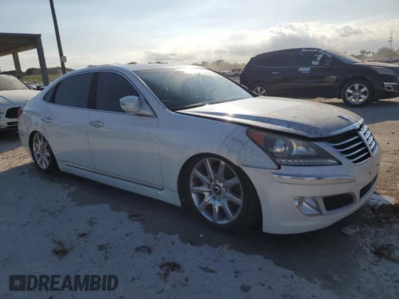 ✅ 2011 Hyundai Equus Signature • VIN: KMHGH4JF1BU029323 • Lot: 43668715. Listed on Copart with 118,585 mi. Free auction sales archive from the USA and detailed vehicle history report at DreamBid. Image 4.