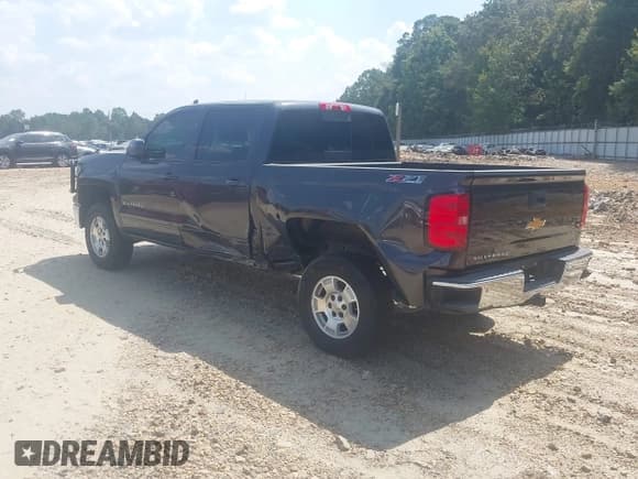 ✅ 2015 Chevrolet Silverado 1500 LT • VIN: 3GCUKREC6FG526267 • Lot: 43232003. Wystawiony na IAAI z przebiegiem 144 796 mil. Bezpłatny archiwum sprzedaży aukcyjnych z USA i szczegółowy raport historii pojazdu na DreamBid. Zdjęcie 3.