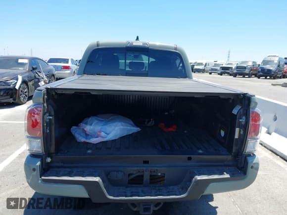 ✅ 2022 Toyota Tacoma SR5 • VIN: 3TMAZ5CN6NM171192 • Lot: 42624780. Listed on IAAI with 48,856 mi. Free auction sales archive from the USA and detailed vehicle history report at DreamBid. Image 16.