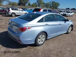 2014 Hyundai Sonata с VIN KMHEC4A4XEA117524, выставлен на аукционе IAAI как лот 43379455 с пробегом 135 651 миль миль и . История ставок и продаж доступна на DreamBid. Изображение 4.