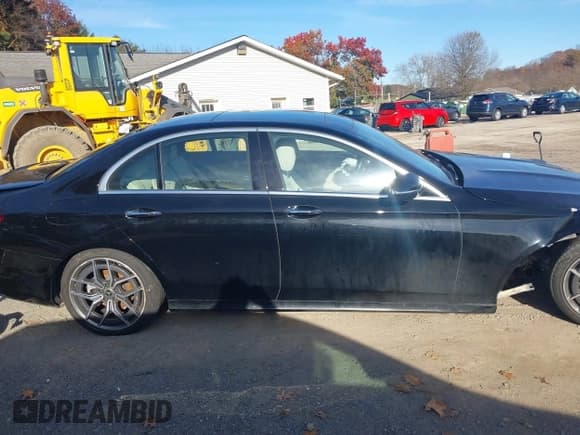 ✅ 2021 Mercedes-Benz E 350 • VIN: W1KZF8EB3MA952625 • Lot: 43689848. Wystawiony na IAAI z przebiegiem 35 498 mil. Bezpłatny archiwum sprzedaży aukcyjnych z USA i szczegółowy raport historii pojazdu na DreamBid. Zdjęcie 14.