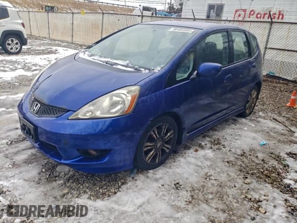 ✅ 2010 Honda Fit Sport • VIN: JHMGE8H49AS023271 • Lot: 96495565. Wystawiony na Copart z przebiegiem 332 810 mil. Bezpłatny archiwum sprzedaży aukcyjnych z USA i szczegółowy raport historii pojazdu na DreamBid. Zdjęcie 1.
