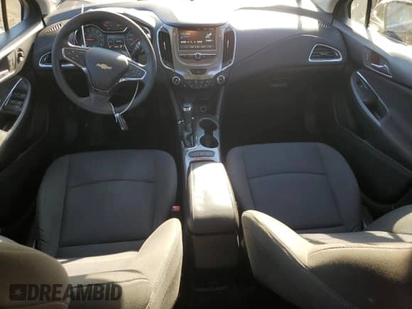 ✅ 2017 Chevrolet Cruze LT • VIN: 1G1BE5SM6H7254542 • Lot: 82271175. Wystawiony na Copart z przebiegiem 207 046 mil mil. Skorzystaj z bezpłatnego archiwum sprzedaży aukcyjnych z USA i zobacz szczegółowy raport historii pojazdu na DreamBid. Zdjęcie 8.