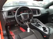 ✅ 2021 Dodge Challenger SXT • VIN: 2C3CDZAG2MH552672 • Lot: 37277363. Wystawiony na Copart z przebiegiem 10 669 mil. Bezpłatny archiwum sprzedaży aukcyjnych z USA i szczegółowy raport historii pojazdu na DreamBid. Zdjęcie 8.