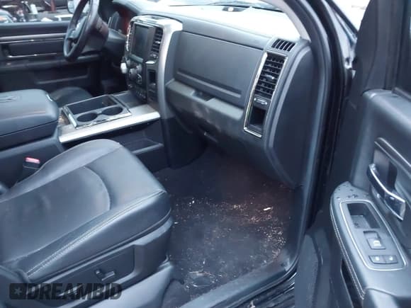 ✅ 2014 Ram 1500 Sport • VIN: 1C6RR7HT6ES352720 • Lot: 43800047. Listed on IAAI with 111,885 mi. Free auction sales archive from the USA and detailed vehicle history report at DreamBid. Image 5.