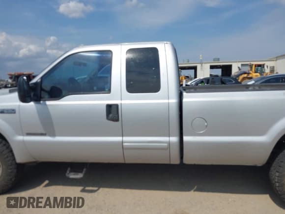 ✅ 2001 Ford F-250 XL • VIN: 1FTNX21F51EC38043 • Lot: 43021837. Listed on IAAI with 268,148 mi. Free auction sales archive from the USA and detailed vehicle history report at DreamBid. Image 14.