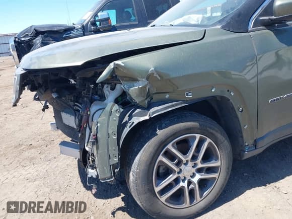 ✅ 2018 Jeep Compass Altitude • VIN: 3C4NJDBB2JT400557 • Лот: 42629821. Опубликован ранее на IAAI с пробегом 127 397 миль. Бесплатный доступ к архиву аукционных продаж из США и подробный отчёт об истории автомобиля на DreamBid. Изображение 20.